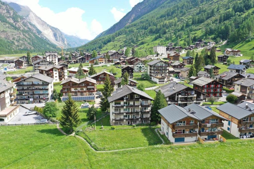 Relaxing Loft Haven Near Zermatt - Parking Free Apartment Täsch Exterior photo