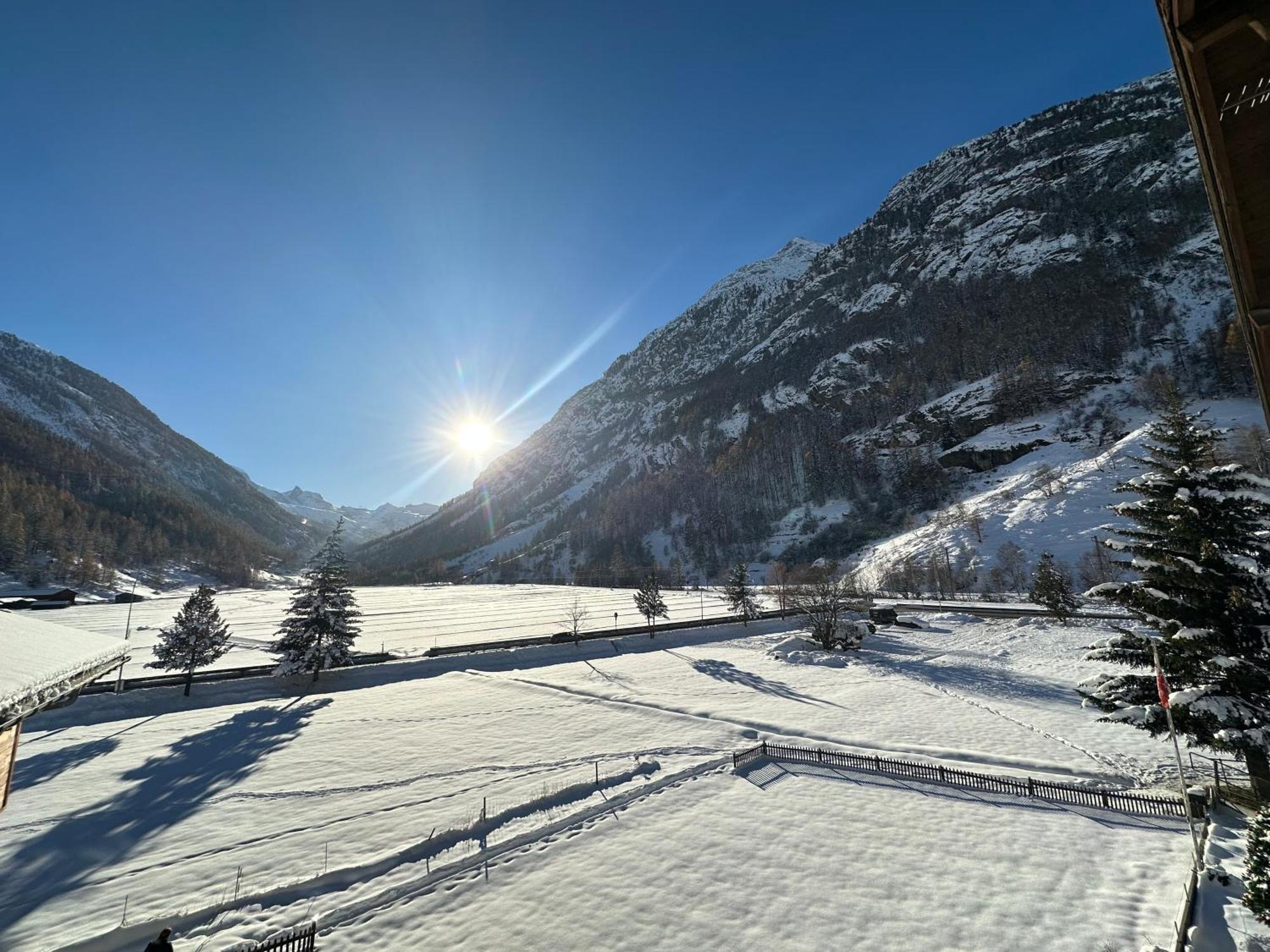 Relaxing Loft Haven Near Zermatt - Parking Free Apartment Täsch Exterior photo